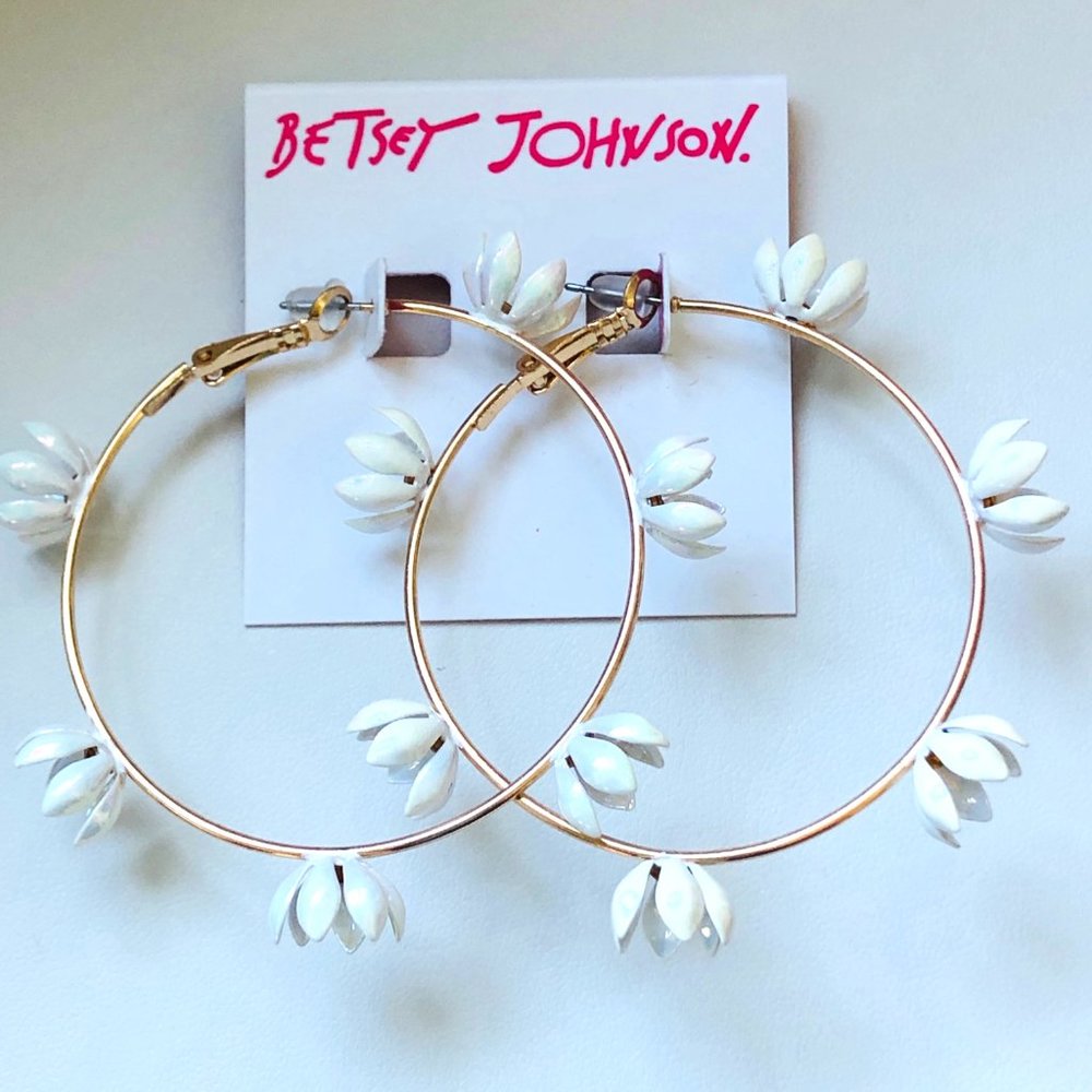 Betsey Johnson Daisy Flower Hoop Earrings